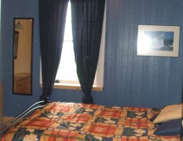 Queen Room with Shared Bathroom