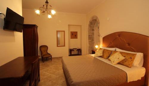 Double or Twin Room with Private Bathroom
