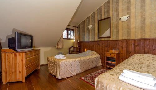 Twin Room with Private Bathroom