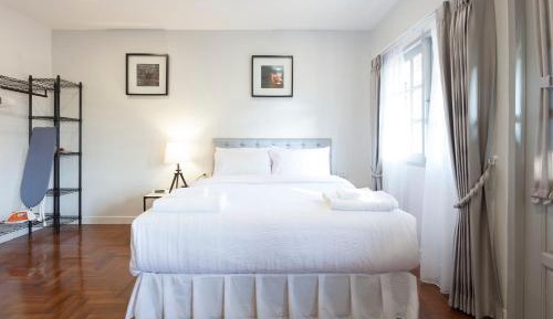 Deluxe Double Room with Bath