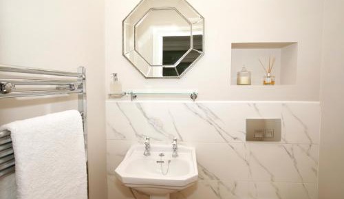 Superior King Room 3 w/bathtub