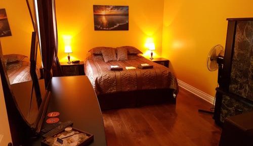 Superior Queen Room with Private Bathroom