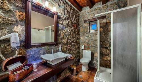 Deluxe Suite with Hot Tub