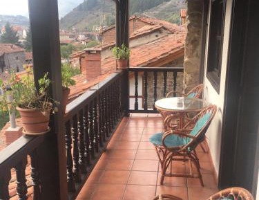 One-Bedroom Apartment with balcony ( El Corredor )