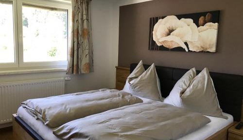 One-Bedroom Apartment with Balcony