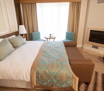 Luxury Room with Forest View