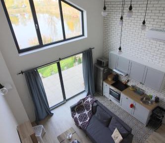 Apartment with Lake View