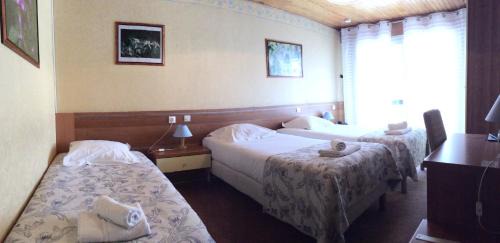 Triple Room with Street View