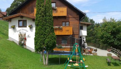Apartment with Mountain View