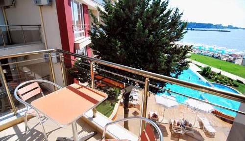 One-Bedroom Apartment with Balcony and Sea View