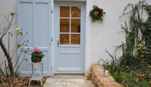 Studio with Garden View