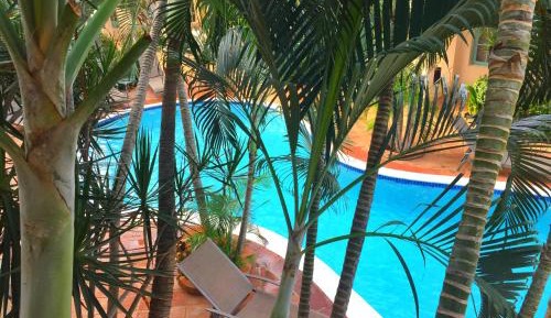 Apartment with Pool View 