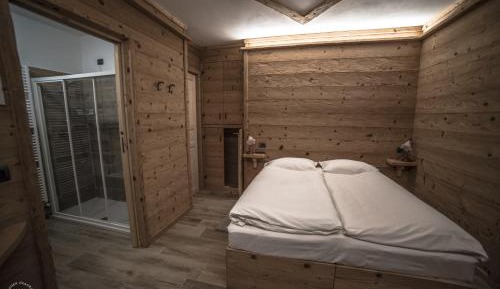 Double or Twin Room with Private Bathroom