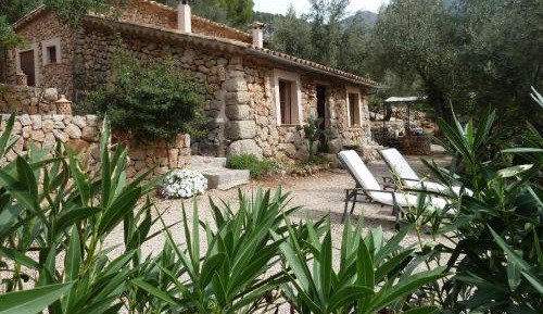 Country House with Garden View