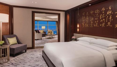 Diplomat Suite