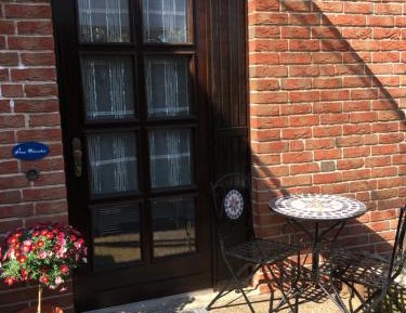 Apartment with Shower