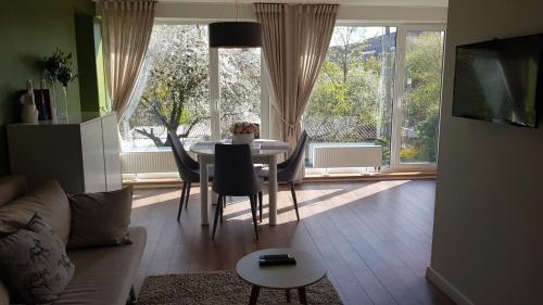 Apartment with Garden View