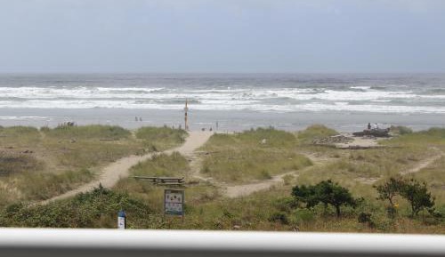 Oceanfront Double Queen Suite with Jetted Tub