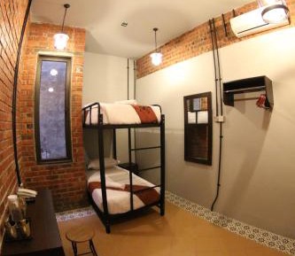 Standard Twin Room with Shared Bathroom