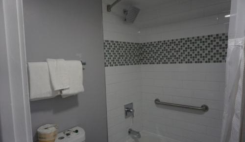 Queen Room - Non-Smoking