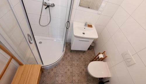 Studio Apartment with Mountain View