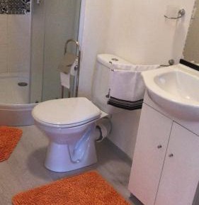 Deluxe Twin Room with Shower