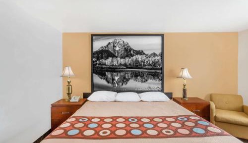 Queen Room - Non-Smoking