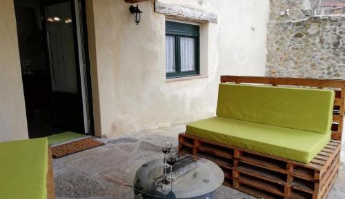 Apartment with Mountain View