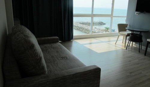 One-Bedroom Suite with Ocean View