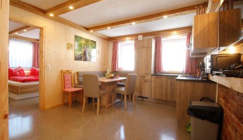 Apartment with Mountain View