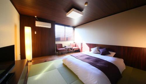 Double Room with Shared Bathroom - Non-Smoking