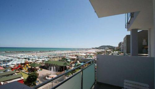 Deluxe Double Room with Balcony and Sea View