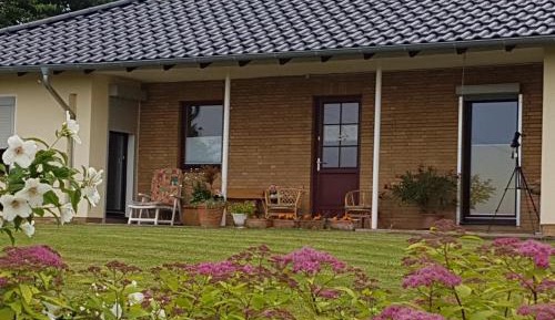 Apartment with Mountain View