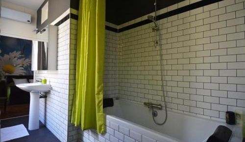 Classic Double Room with Bath and Shower