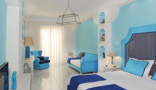 Mediterranean Triple Room with Balcony and Sea View