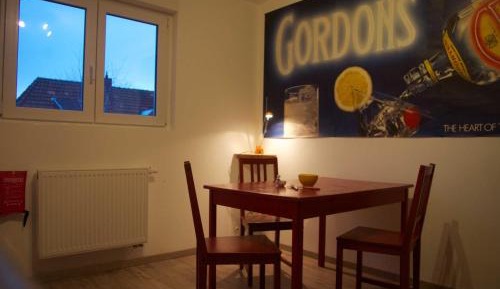 Apartment with Shower