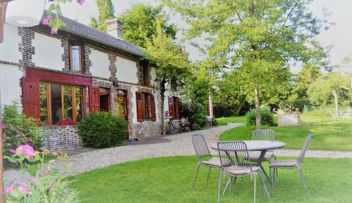 One-Bedroom Apartment with Garden View
