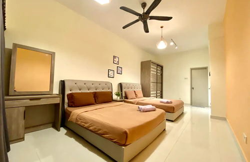 Puchong Hotel | Puchong Setiawalk Penthouse with 14 Pax Big Group
