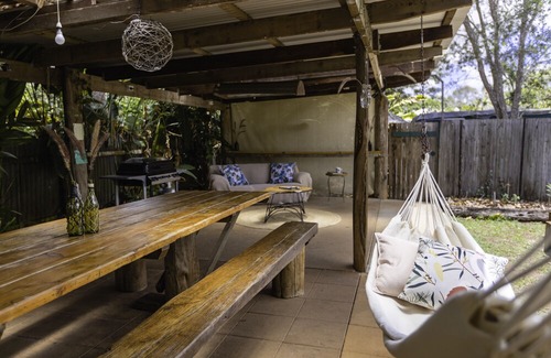 Yungaburra Hotel | On the Wallaby Eco Lodge - Hostel