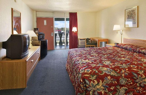 Okmulgee Hotel | Days Inn by Wyndham Okmulgee