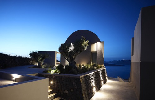Akrotiri Hotel | Melidonia Suites