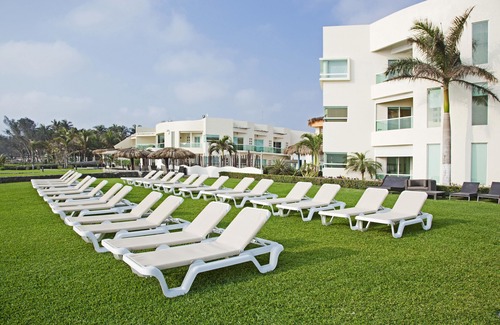 Playa Chachalacas Hotel | Artisan Family Hotels and Resorts Playa Esmeralda