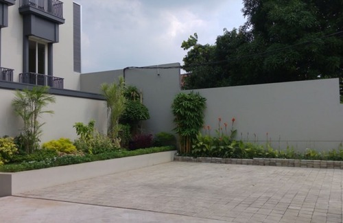 Grogol Utara Hotel | Home 899 Patal Senayan