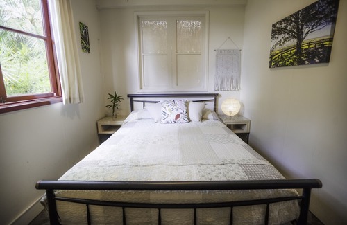 Yungaburra Hotel | On the Wallaby Eco Lodge - Hostel