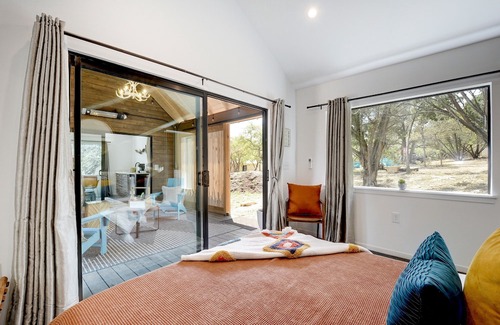 Dripping Springs Hotel | Lucky Arrow Retreat - Dripping Springs