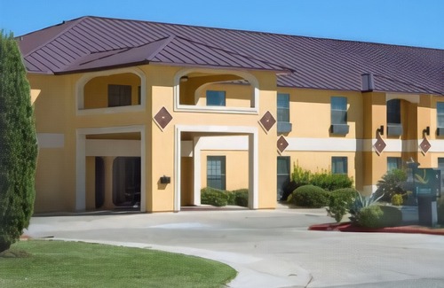 Bastrop Hotel | Quality Inn Bastrop