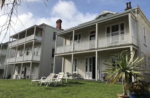Newton Hotel | Verandahs Parkside Lodge