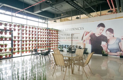 Pondokcina Hotel | Cozy Living and Modern 1BR Apartment at Atlanta Residences By Travelio