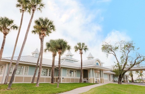 Port Canaveral Hotel | Radisson Resort at The Port