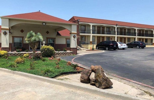 Gainesville Hotel | Days Inn by Wyndham Gainesville